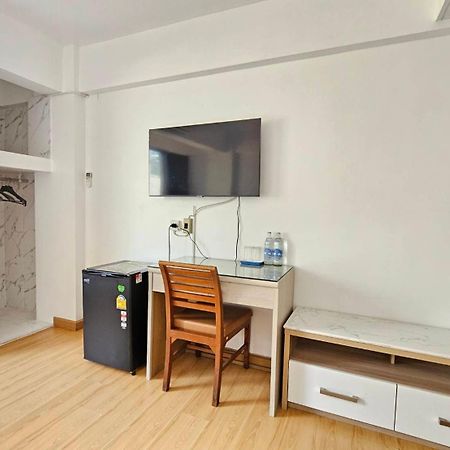 Crown Bts Nana Hotel Bangkok Eksteriør bilde