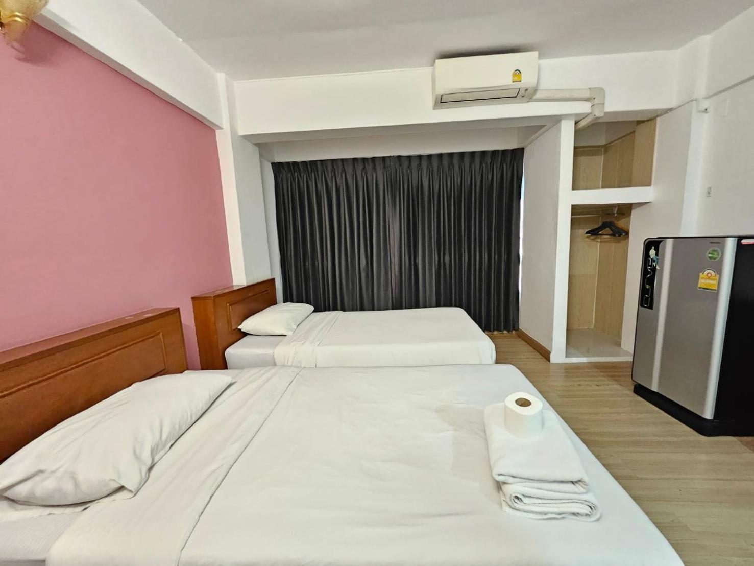 Crown Bts Nana Hotel Bangkok Eksteriør bilde