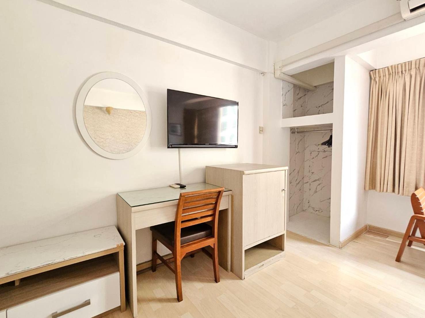 Crown Bts Nana Hotel Bangkok Eksteriør bilde