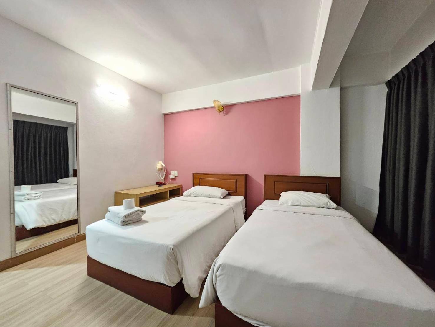 Crown Bts Nana Hotel Bangkok Eksteriør bilde