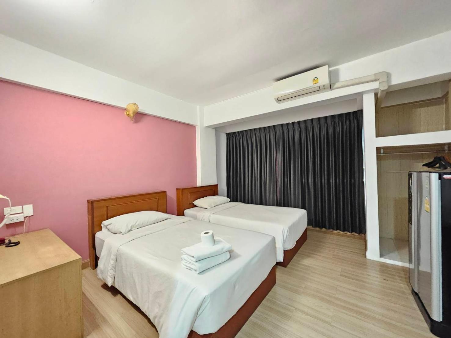 Crown Bts Nana Hotel Bangkok Eksteriør bilde