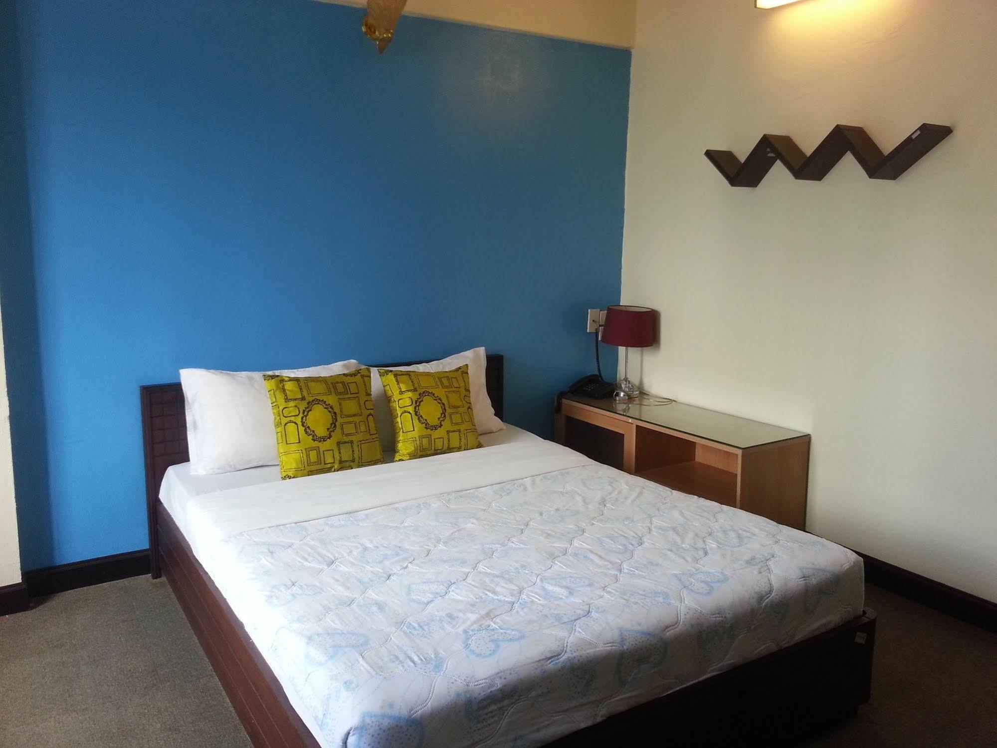 Crown Bts Nana Hotel Bangkok Eksteriør bilde