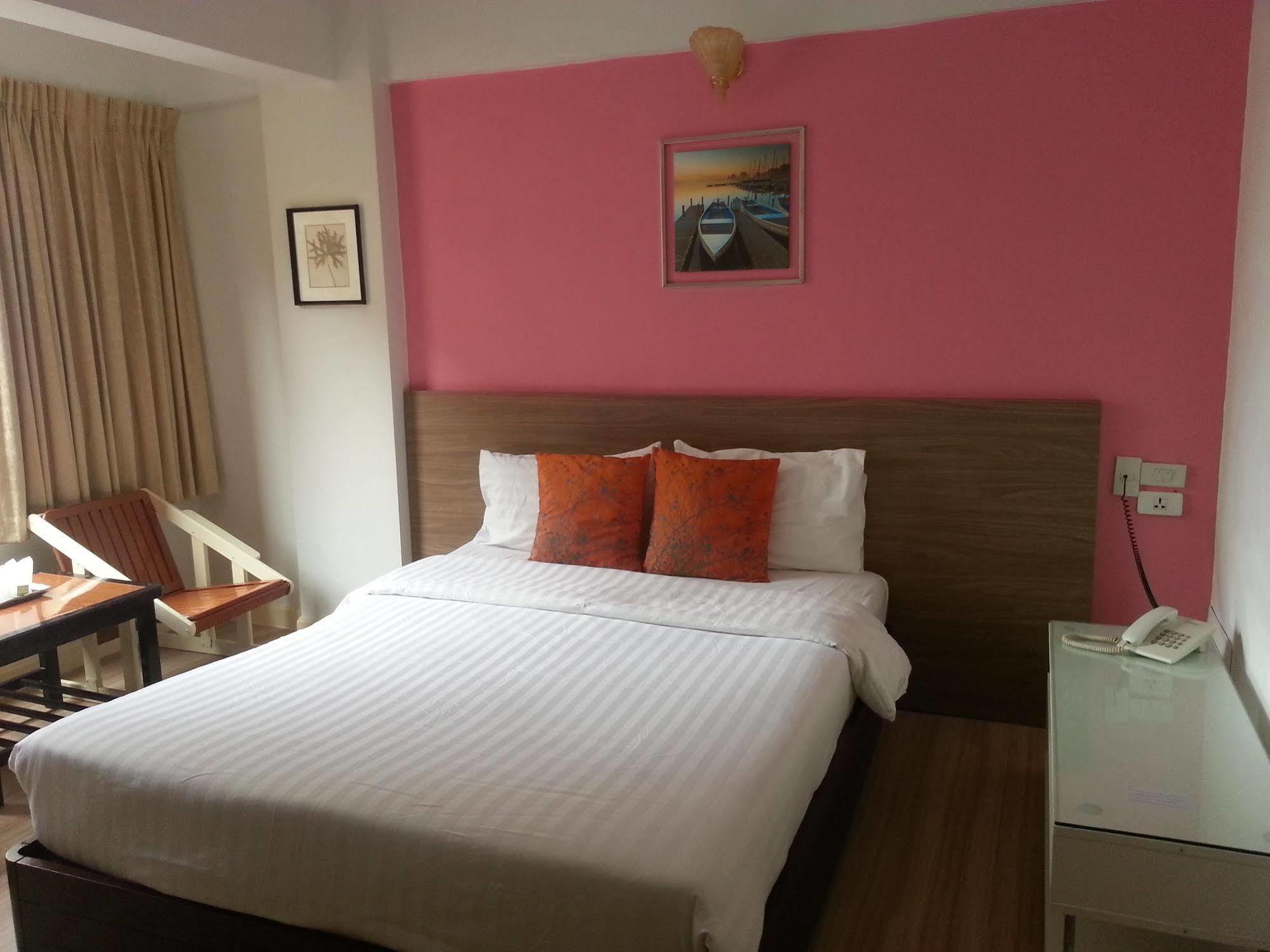 Crown Bts Nana Hotel Bangkok Eksteriør bilde