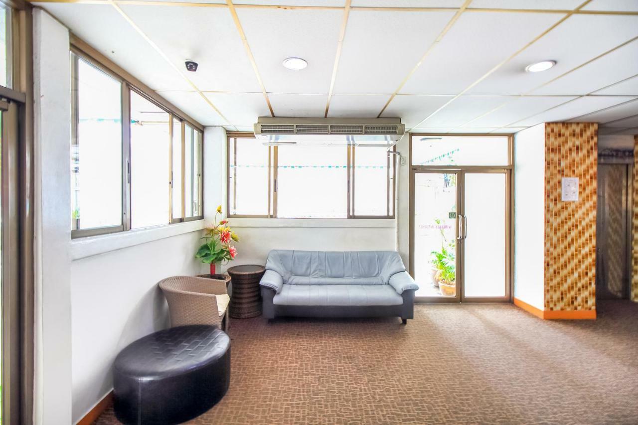 Crown Bts Nana Hotel Bangkok Eksteriør bilde