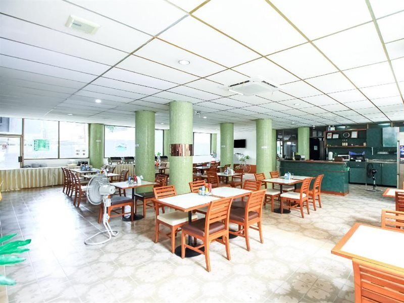 Crown Bts Nana Hotel Bangkok Eksteriør bilde