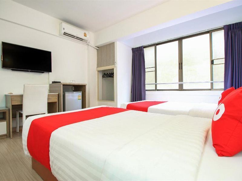 Crown Bts Nana Hotel Bangkok Eksteriør bilde